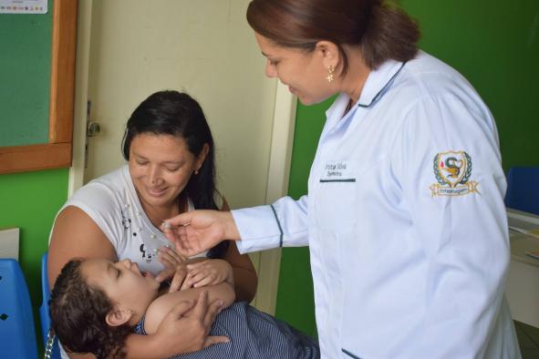 Secretaria de Saúde de Queimadas imuniza mais de 70% das crianças contra a Poliomielite e Sarampo; Campanha vai até o final deste mês