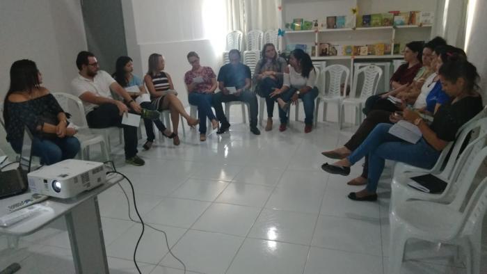 Equipe do CEA se reúne com parceiros da rede municipal de Saúde para fortalecer atendimento a alunos do município