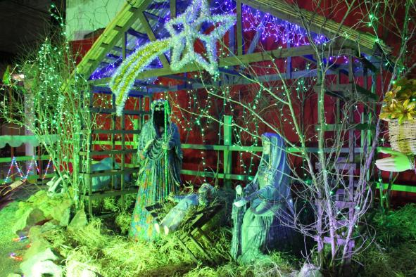 Luzes e muita emoção marcam a abertura do “Cidade Natalina” em Queimadas-PB