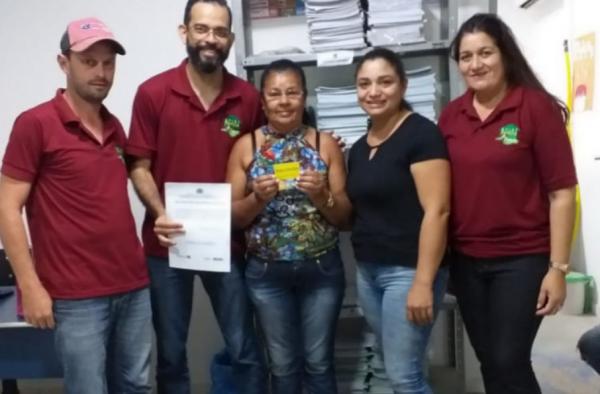 Em ato consciente, após conseguir se aposentar, moradora do Sítio Zé Velho, solicita desligamento do Bolsa Família