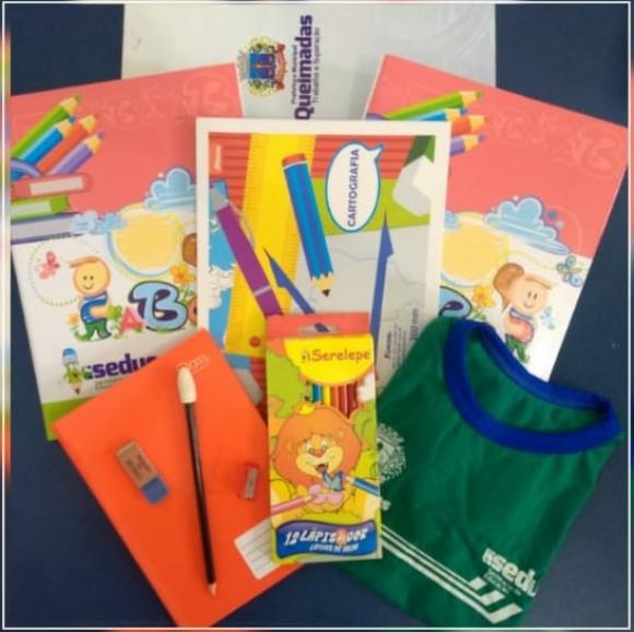 Alunos da rede pública municipal de ensino de Queimadas-PB vão receber kit escolar e fardamento no início das aulas