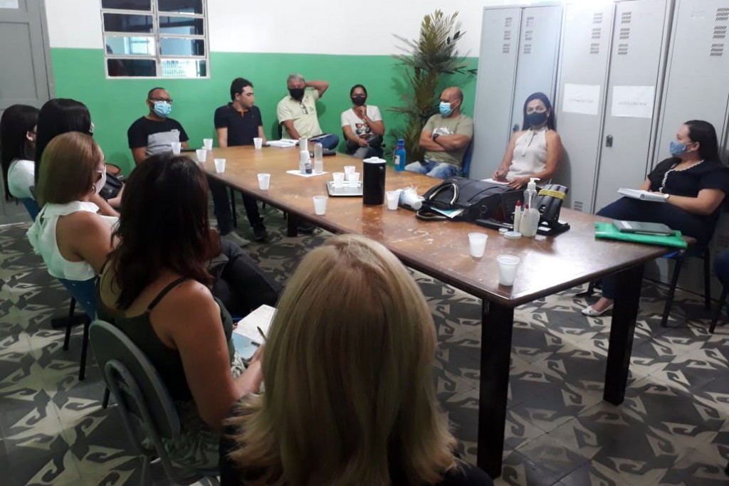 Prefeitura de Queimadas promove encontro pioneiro com todos os Conselhos Municipais