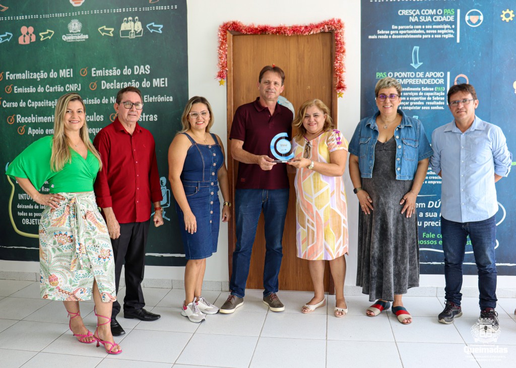 Prefeito Carlinhos de Tião e equipe da Casa do Empreendedor recebem a premiação do Selo Diamante do Sebrae