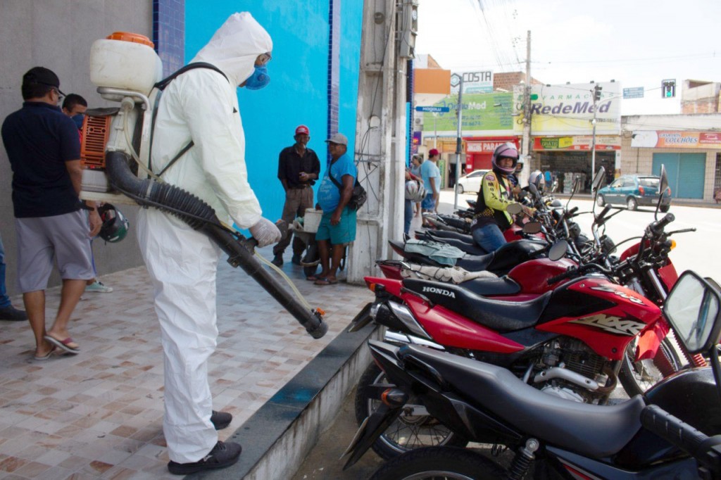 Prefeitura inicia serviço de pulverização das vias públicas
