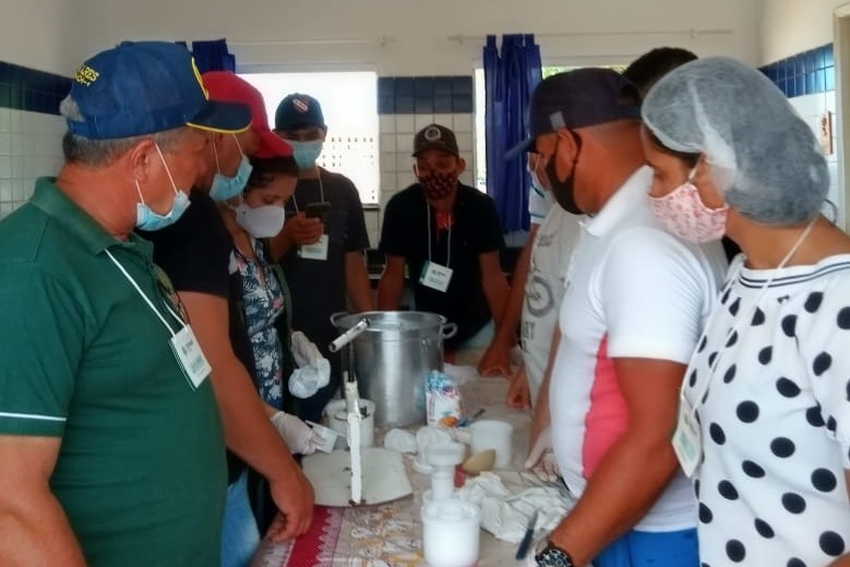 Prefeitura de Queimadas incentiva a caprinocultura no município através de capacitação para os criadores