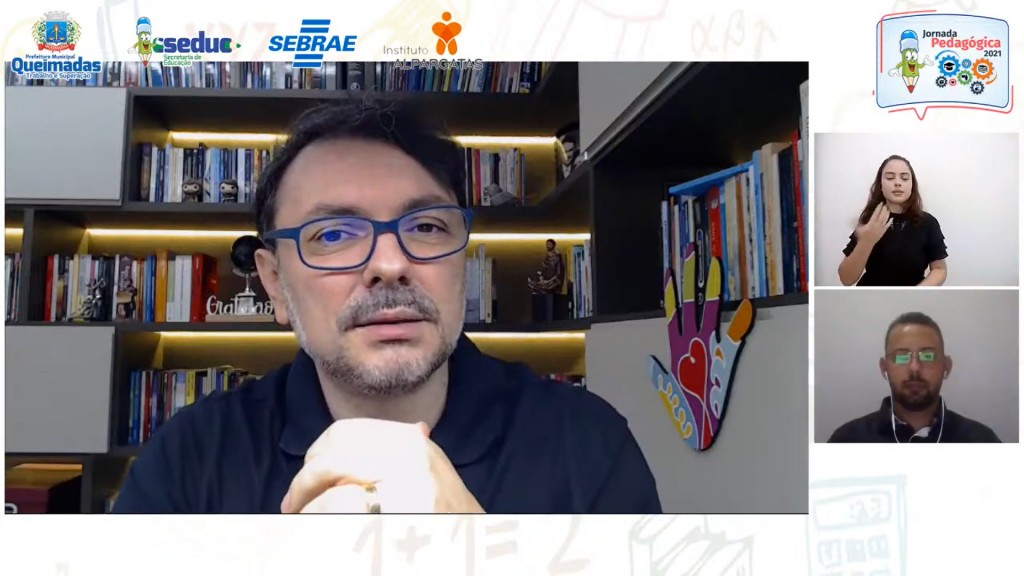 Jornada Pedagógica 2021: psicólogo Rossandro Klinjey palestra sobre os desafios e caminhos da realidade educacional