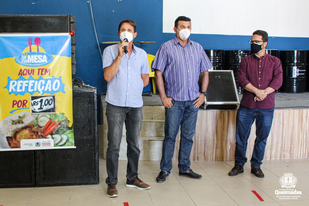 Prefeito Carlinhos de Tião recebe equipe do Governo do Estado para abertura do “Tá na mesa” e visita ao Centro Comercial