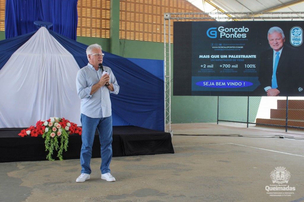 Prefeitura de Queimadas promove palestra sobre a "reinvenção do serviço público na pandemia" para seus colaboradores