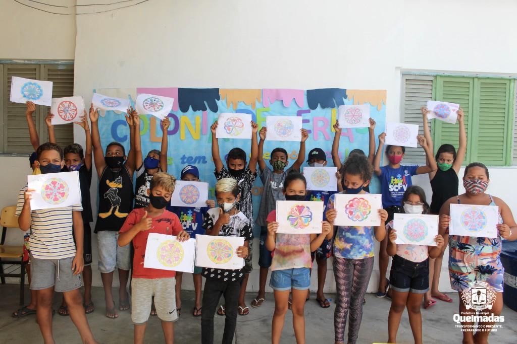 Crianças e adolescentes assistidos pelo SCFV participam da colônia de férias promovida serviço durante o mês de janeiro