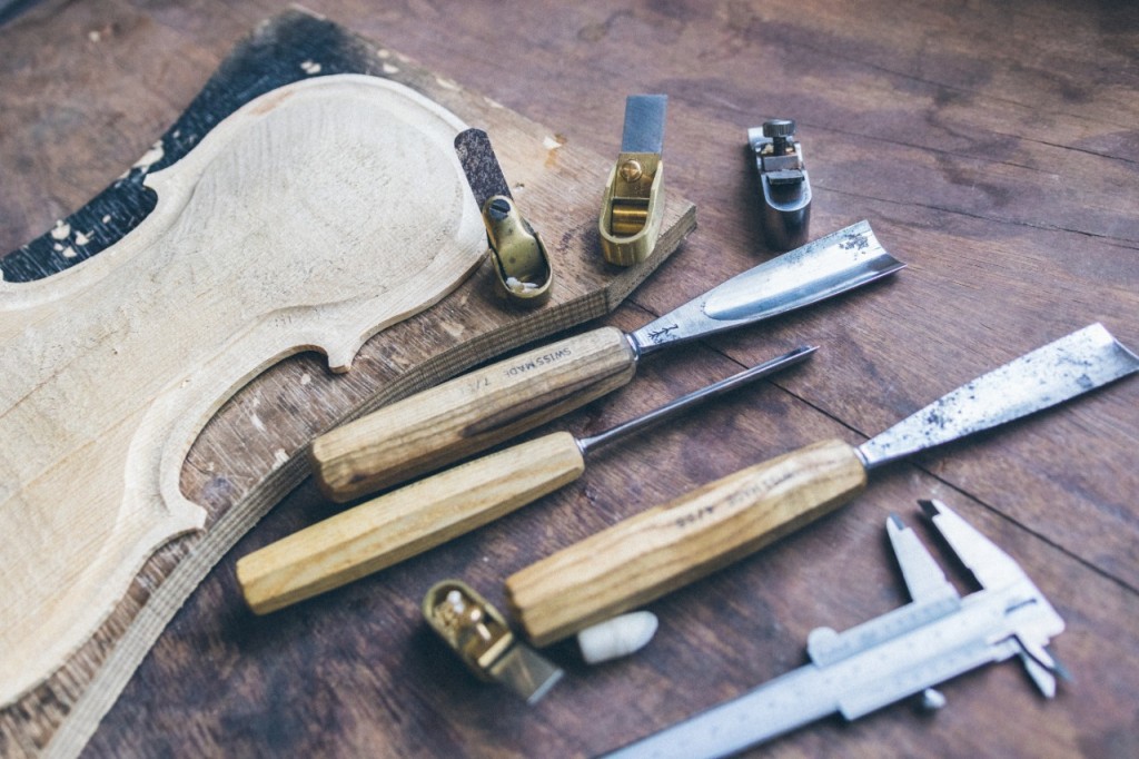 Escola Municipal de Formação de Luthier Tataguassu abre inscrições para nova turma de luthier