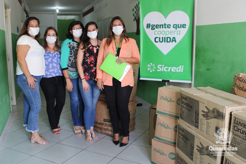 Secretaria de Saúde recebe  doação de EPI's da SICREDI