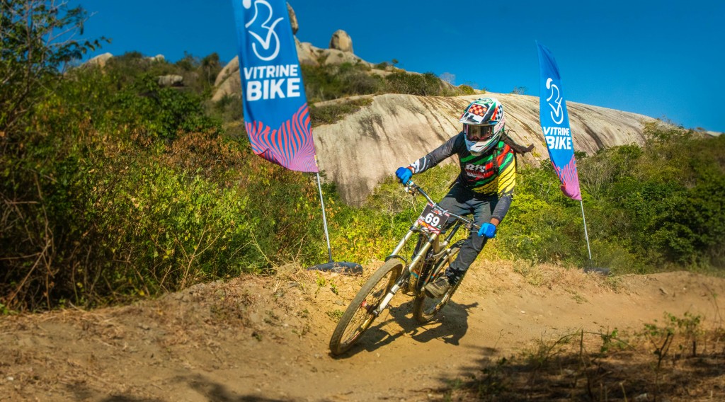 1º Desafio Cidade das Pedras de Downhill reúne mais de 70 atletas de três estados do Nordeste