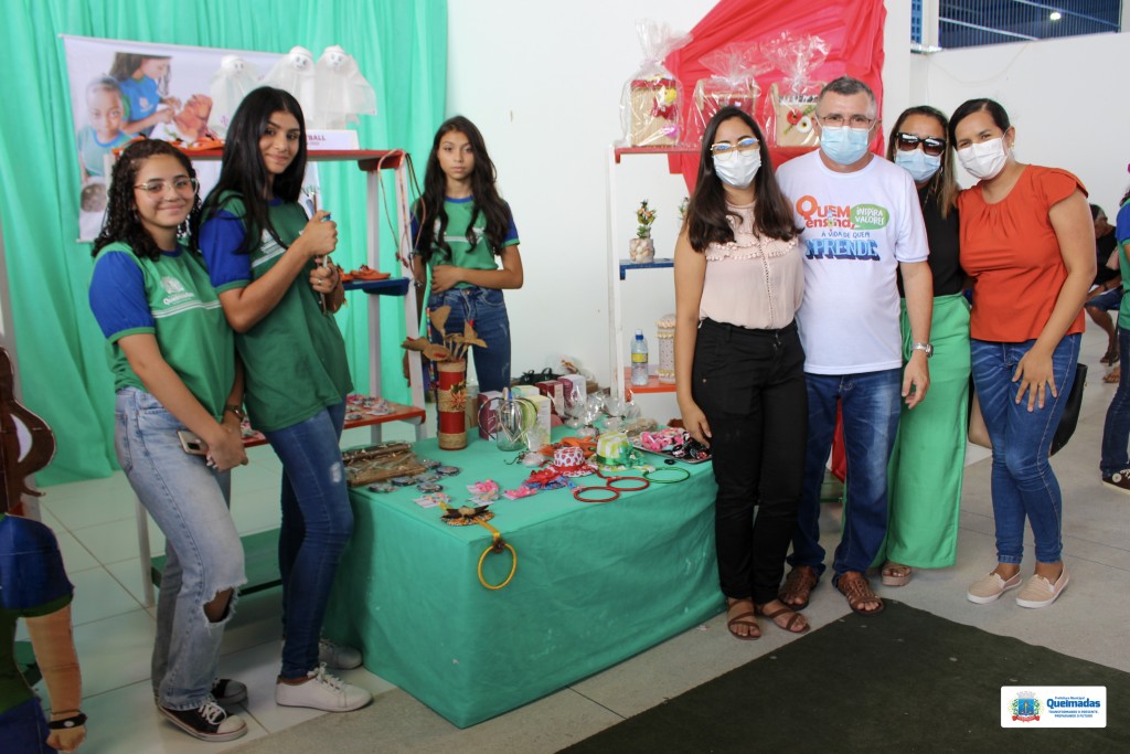Alunos do projeto Educação Financeira na Escola participam da II Feira do Empreendedorismo na Prática