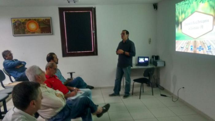 Em parceria com a UFCG, Secretaria Municipal de Agricultura apresenta relatório do Diagnóstico Participativo de Queimadas a órgãos institucionais