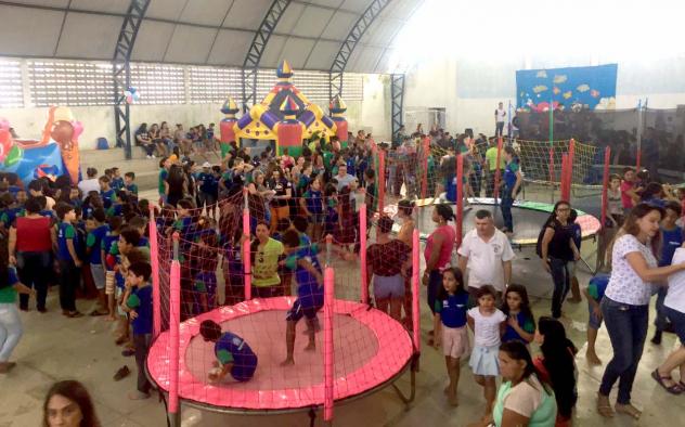 Escola Municipal Tertuliano Maciel promove tarde de lazer aos estudantes em comemoração ao Dia da Criança
