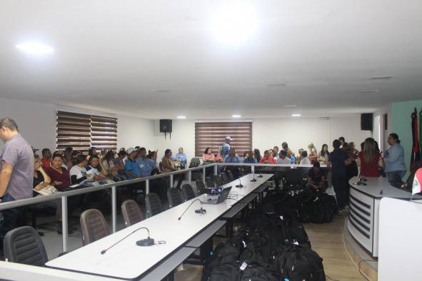  Prefeitura de Queimadas entrega kits de EPI’s aos agentes comunitários de Saúde