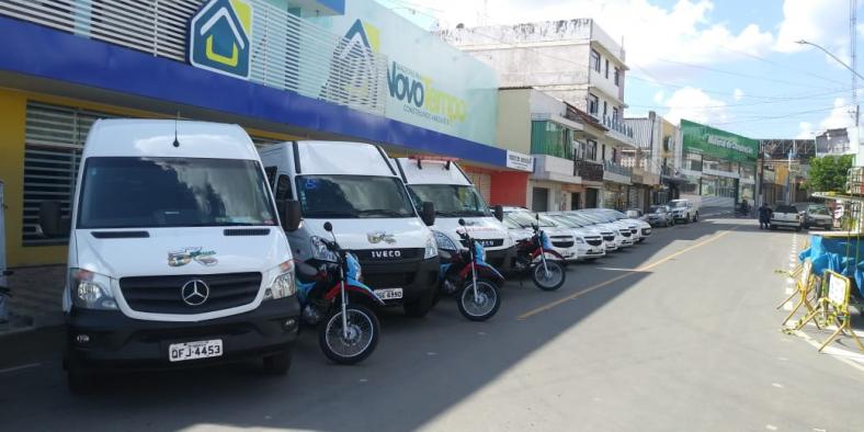No aniversário da cidade, Prefeitura de Queimadas reforça sua frota e entrega 13 novos veículos para atender a população