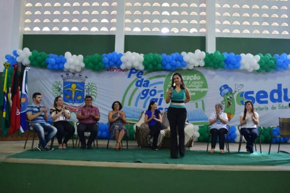 RETROSPECTIVA: intercâmbios, capacitações, investimentos, parcerias, união e superação marcam trabalho da Seduc  em 2018