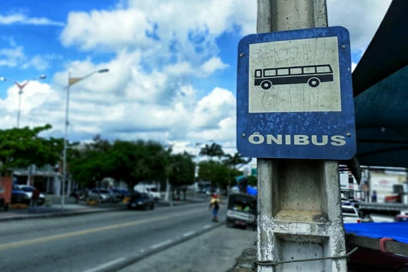 Prefeitura realiza abordagem estratégica aos ônibus interestaduais com desembarque de passageiros em Queimadas