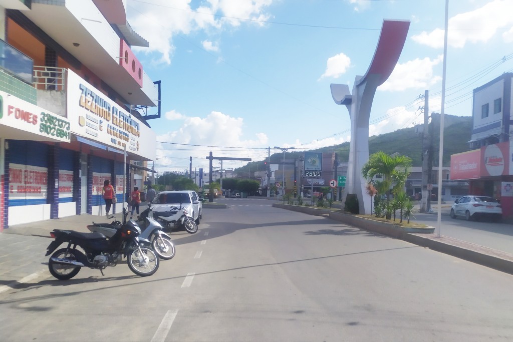 Prefeito de Queimadas reforça medidas de enfrentamento à covid-19 e antecipa feriados