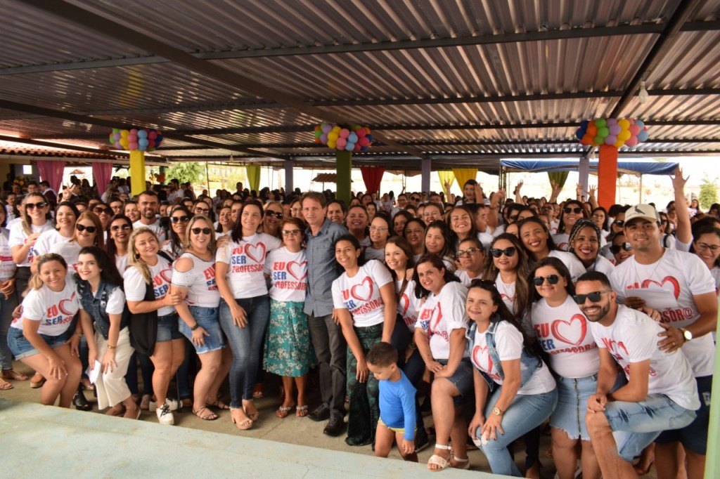 Prefeitura realiza confraternização em homenagem ao dia dos professores