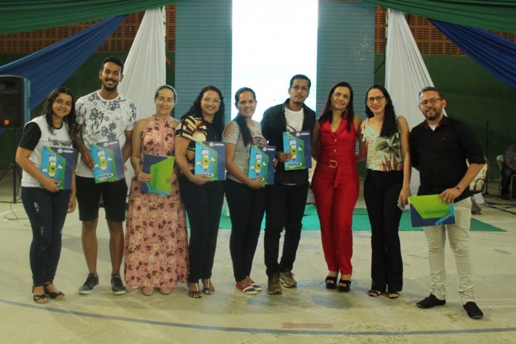 Secretaria de Educação lança livro digital com artigos dos professores da rede municipal de ensino