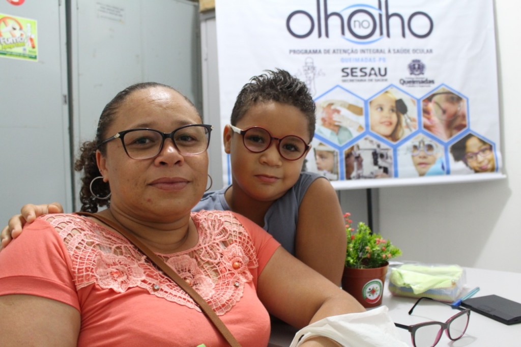 Prefeitura de Queimadas realiza a entrega dos primeiros óculos do Projeto Olho no Olho