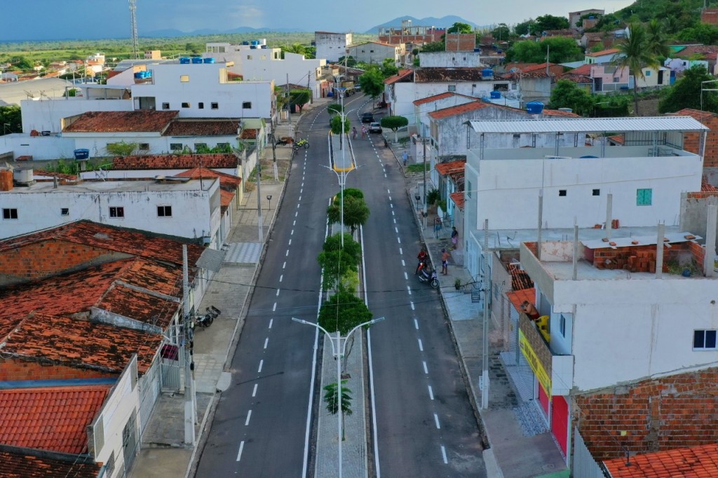Prefeitura de Queimadas ultrapassa a marca de 120 mil metros quadrados em pavimentação de ruas