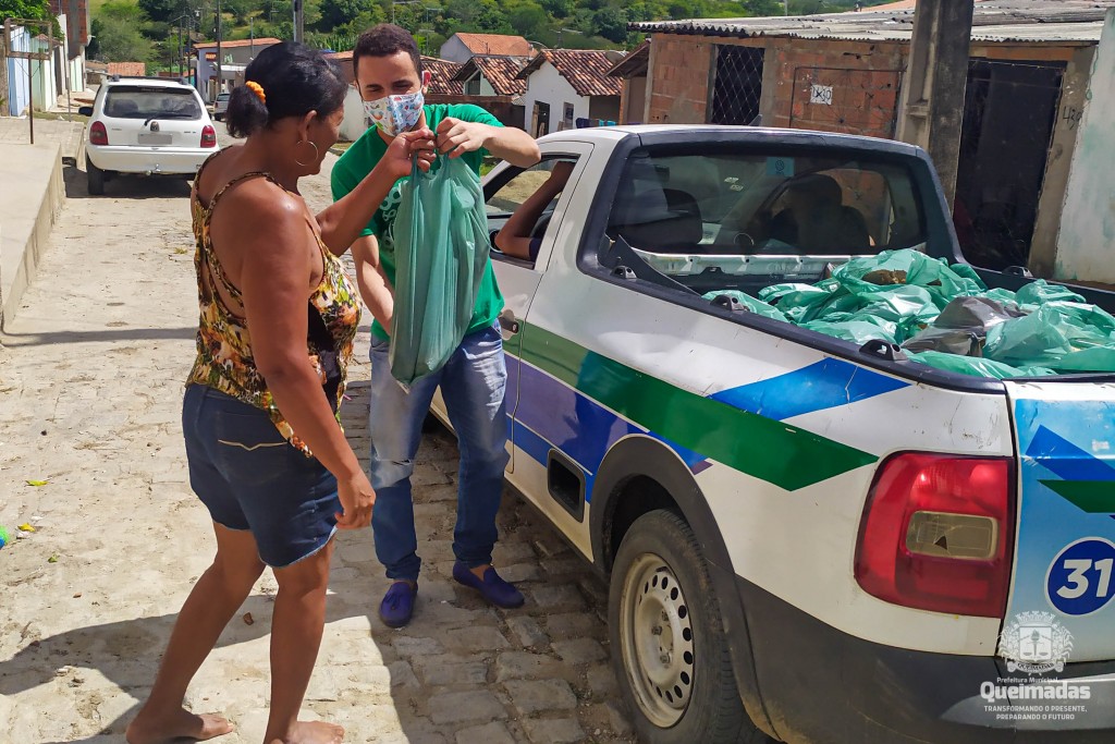 Prefeitura de Queimadas distribui 4,5 toneladas de alimentos e beneficia famílias em situação de vulnerabilidade social