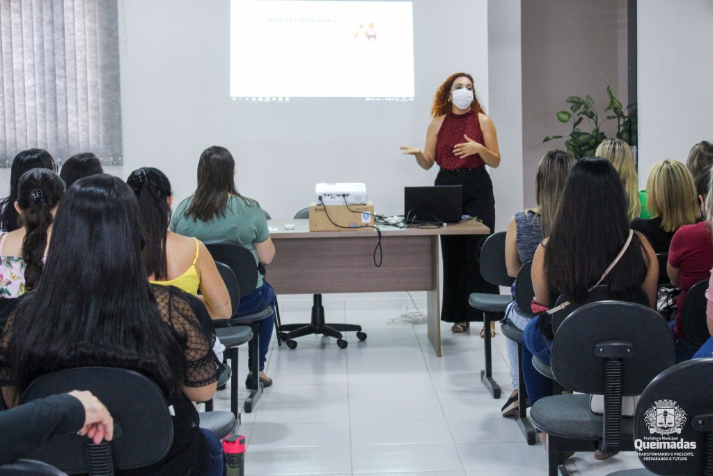 Secretaria de Saúde promove ciclo de capacitações para implantação da Caderneta de Saúde da Pessoa Idosa