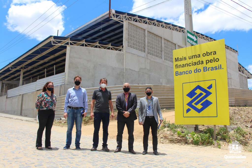 Prefeito Carlinhos de Tião recebe equipe do Banco do Brasil para visita ao novo Mercado Público de Queimadas