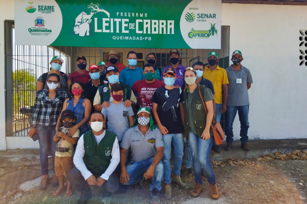 Produtores rurais assistidos pelo Programa Leite de Cabra participam de capacitação sobre manejo sanitário de caprinos