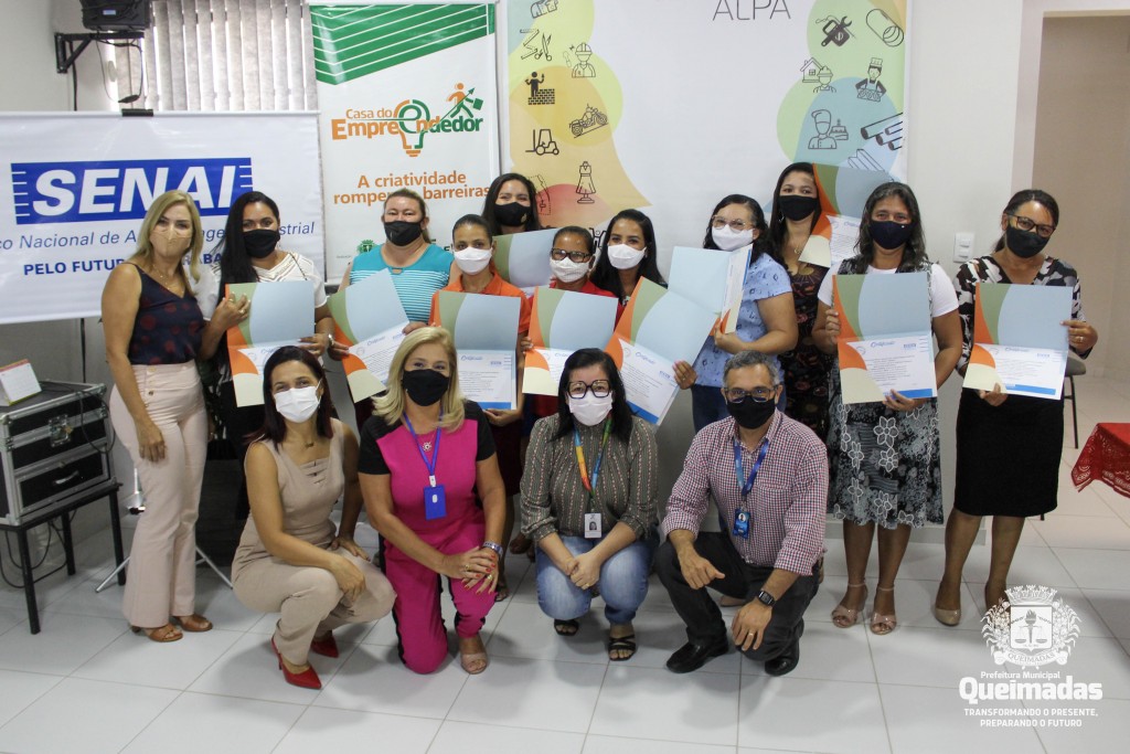 Prefeitura de Queimadas entrega os certificados de mais uma turma de costureiras