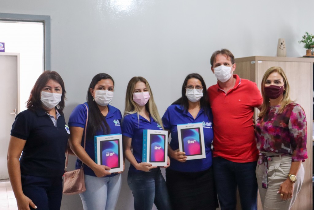 Programa Criança Feliz recebe tablets para aperfeiçoamento do trabalho realizado junto às famílias queimadenses
