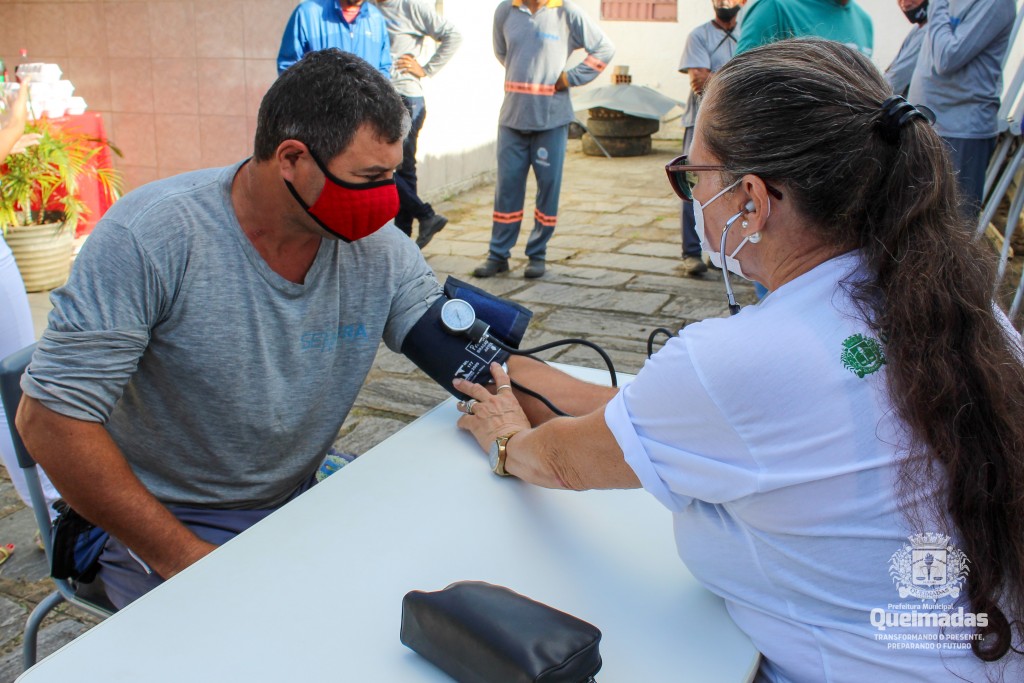 SESST promove orientações sobre saúde e segurança no trabalho para a equipe de limpeza urbana