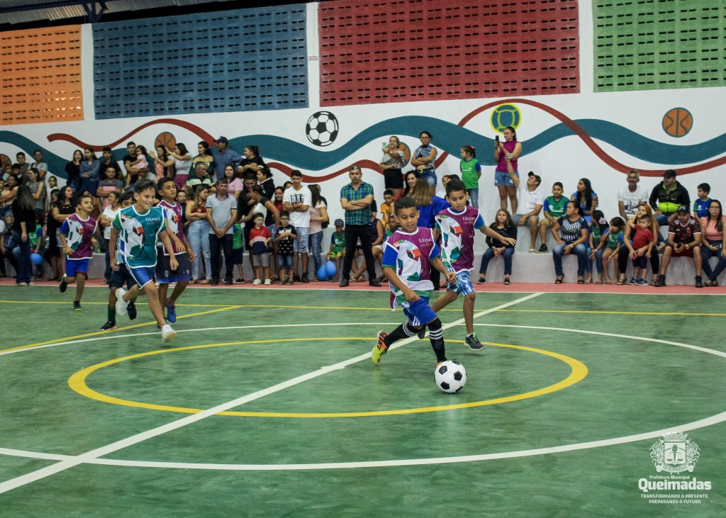 População do sitio Malhada Grande prestigia a inauguração do Ginásio Poliesportivo Joelma Velez Batista Ramos